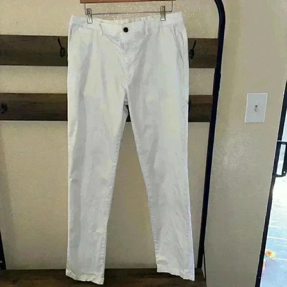 Goodthreads Men's Slim-Fit Washed Comfort Stretch Chino Pants, White, 36Wx36L - Picture 3 of 11